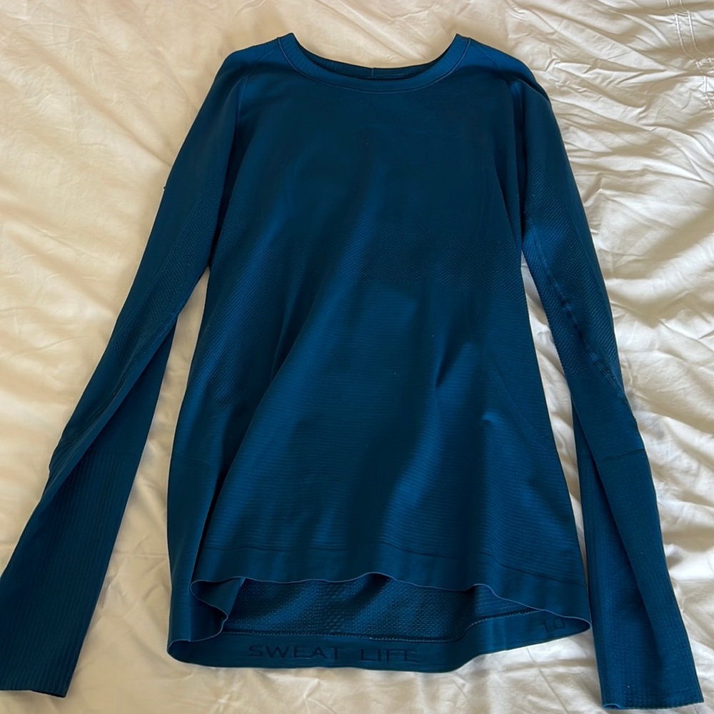 BARELY WORN lululemon swiftly tech long sleeve 2.0